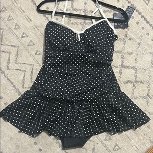 Black and White Polka Dot Swimsuit w/ Dress Size Large NWT